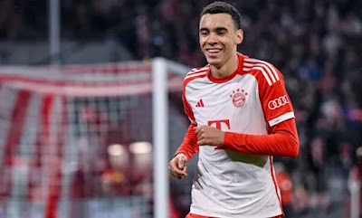 موسيالا ينفي خبر رحيله عن بايرن ميونخ في الوقت الحالي